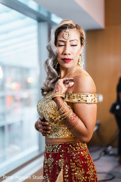 Maharani posing in the preparation room Maharani posing in the preparation room