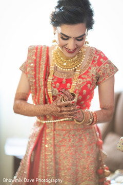 Beautiful Maharani posing her bridal jewelry Beautiful Maharani posing her bridal jewelry