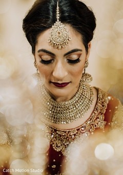 Indian bridal golden wedding kundan set. Indian bridal golden wedding kundan set.