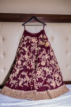 The dark red lengha skirt to be worn by the Indian bride The dark red lengha skirt to be worn by the Indian bride