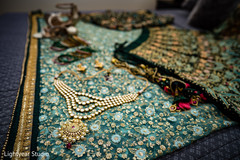 Marvelous Indian bride jewelry. Marvelous Indian bride jewelry.