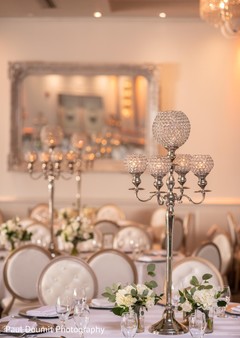 Splendid table decor featuring chandelier centerpieces Splendid table decor featuring chandelier centerpieces