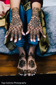 Unique hands and feet bridal mehndi Unique hands and feet bridal mehndi