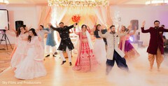 Beautiful Maharani dancing with guests capture Beautiful Maharani dancing with guests capture