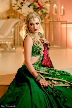 Astonishing Ashley's outfit and beauty details at her reception Astonishing Ashley's outfit and beauty details at her reception