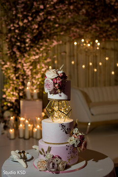 Incredible cake on Indian wedding Incredible cake on Indian wedding