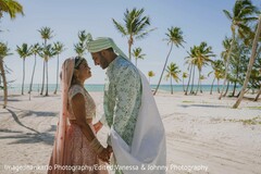 Beach themed Indian couple's photo session Beach themed Indian couple's photo session