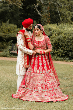 Glamorous Indian bride and groom style Glamorous Indian bride and groom style