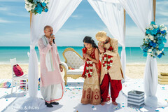 Take a look at this traditional indian wedding ceremony Take a look at this traditional indian wedding ceremony