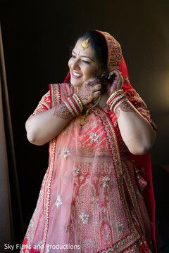 Charming maharani getting ready for her big day Charming maharani getting ready for her big day