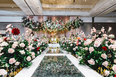 Walk Toward Eternity: A Floral Aisle Walk Toward Eternity: A Floral Aisle