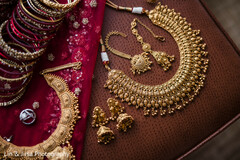 Gleaming Gold Elegance