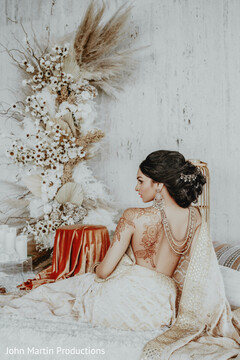 A Canvas of Intricate Bridal Henna