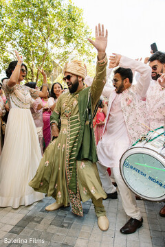 A Groom’s Festive Dance A Groom’s Festive Dance