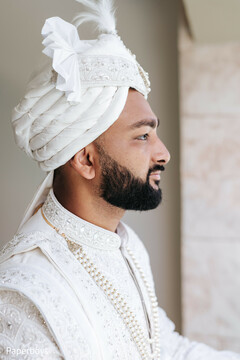 A Groom’s Majestic Look