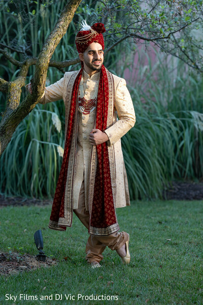 groom portrait,indian wedding,traditional attire,regal groom,south asian wedding,wedding photography