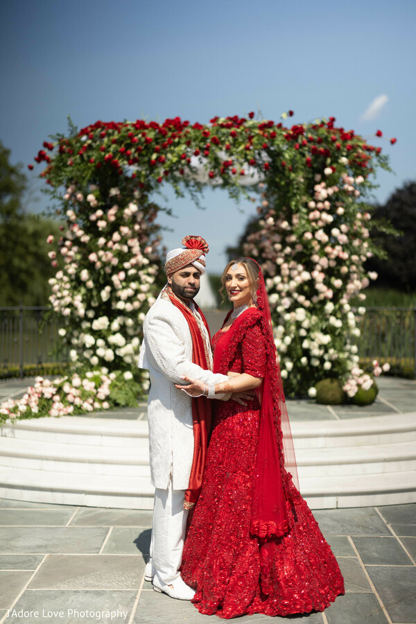 wedding arch,romantic ceremony,blooming love,elegant wedding,fairytale moment,floral grandeur