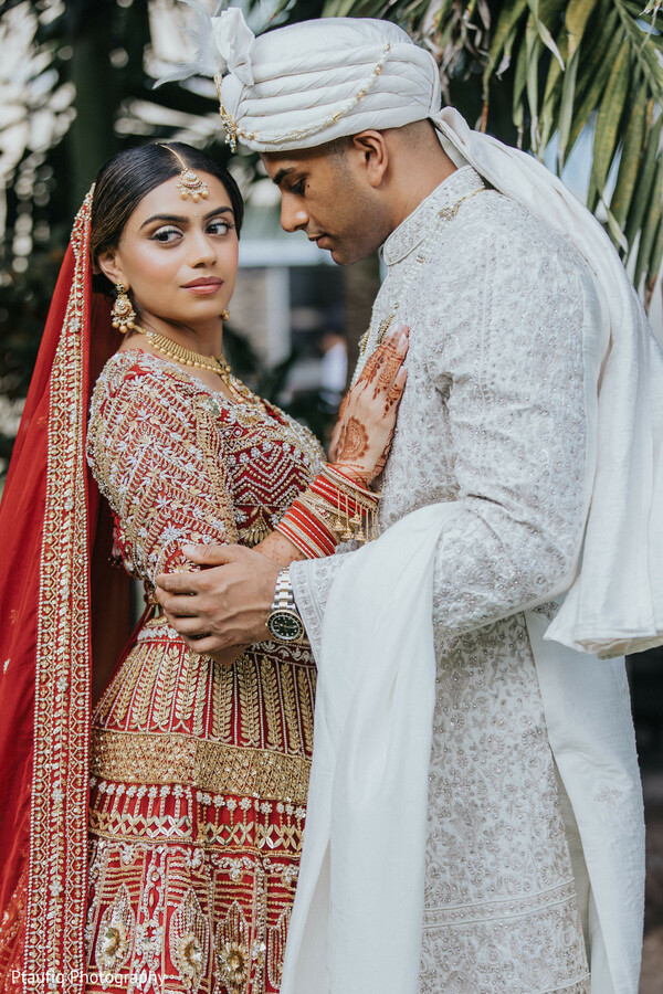 close-up couple photo,bride’s confidence,groom admiration,indian wedding portrait