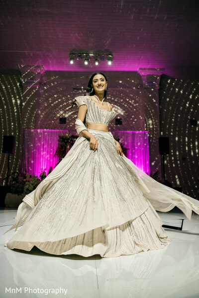 bridal twirl photo,silver lehenga twirl,reception dance floor,mnm photography
