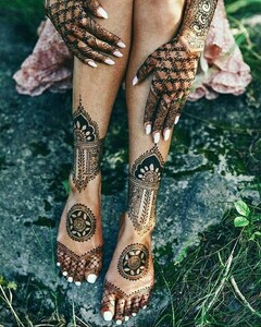 The Meaning Behind Mehndi & Modern Designs for 2025 Brides