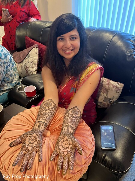 Mehndi Glow
