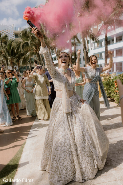 color smoke,celebration,indian bride,high-energy wedding,vibrant moment