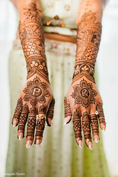 Intricate Mehendi on Bride’s Hands