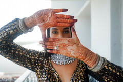 Jewels & Henna Jewels & Henna