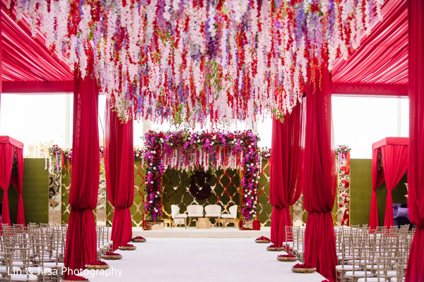 The Aisle of Dreams