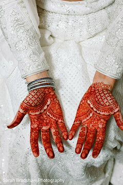 Mehndi Magic in Every Curve Mehndi Magic in Every Curve