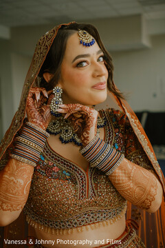 Bridal Bliss, Caught in the Moment