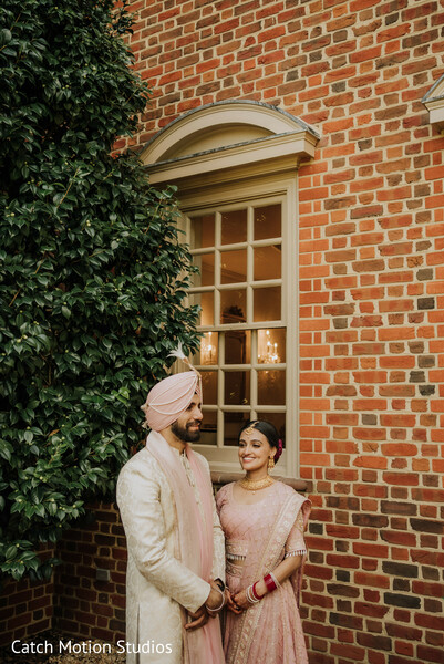 Soft Glances, Strong Love