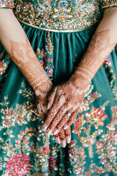 A Bride’s Regal Touch