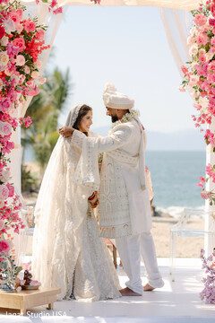 A Coastal Ceremony Full of Grace