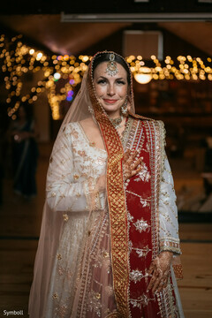 Golden Glow: A Bride Wrapped in Heritage and Light