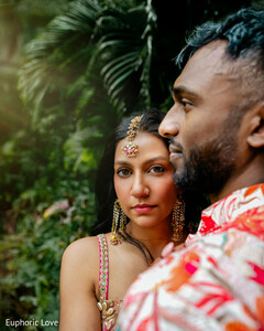 Between Glances and Unspoken Love