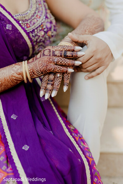 bridal mehndi,henna details,wedding jewelry,bridal bangles,hand portraits,intricate patterns,cultural traditions,wedding details,close up photography,bridal accessories