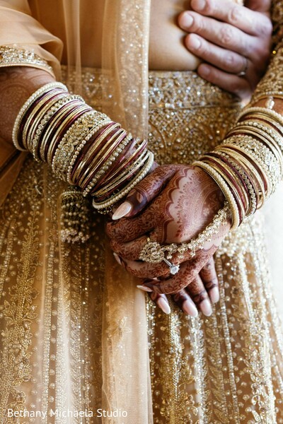 bridal jewelry,mehndi,bangles,wedding details,bridal hands
