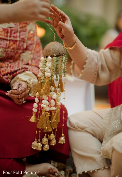 kaleera ceremony,bridal accessories,wedding rituals,bridal details,hands,family traditions,indian wedding,floral kaleeras,pre wedding,emotional moments