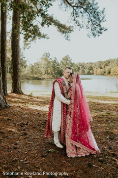 Couple's Outdoor Portraits by Lake in Traditional Attire