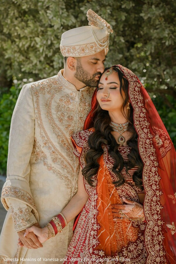 groom,bride,wedding,sherwani,turban,lehenga,choker,earrings,mehndi,couple