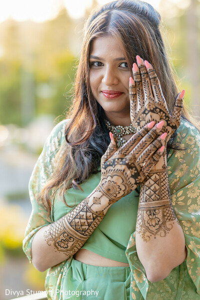 mehndi,intricate mehndi design,henna