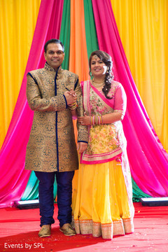 Indian Bride and groom portrait, Garba Indian Bride and groom portrait, Garba