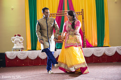 See this beautiful indian couple dancing at the Garba See this beautiful indian couple dancing at the Garba