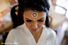 Indian Bride wearing beautiful jewelry Indian Bride wearing beautiful jewelry