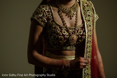 Take a look of this indian bride outfit details. Take a look of this indian bride outfit details.