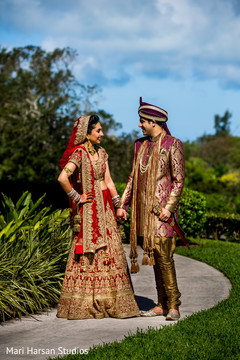 Look at these lovely indian bride and groom ready to say yes.