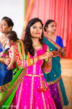 Indian bride's garba dance. indian bride,indian wedding garba,garba,pre- wedding celebrations