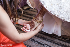Bridal mehndi on feet indian bridal mehndi,indian bridal henna,indian wedding henna,indian wedding mehndi,mehendi,mehndi on feet,badgley mischka heels,badgley mischka bridal shoes