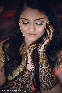 Beautiful Henna on Indian Bride Beautiful Henna on Indian Bride